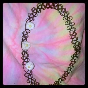 Daisy choker necklace